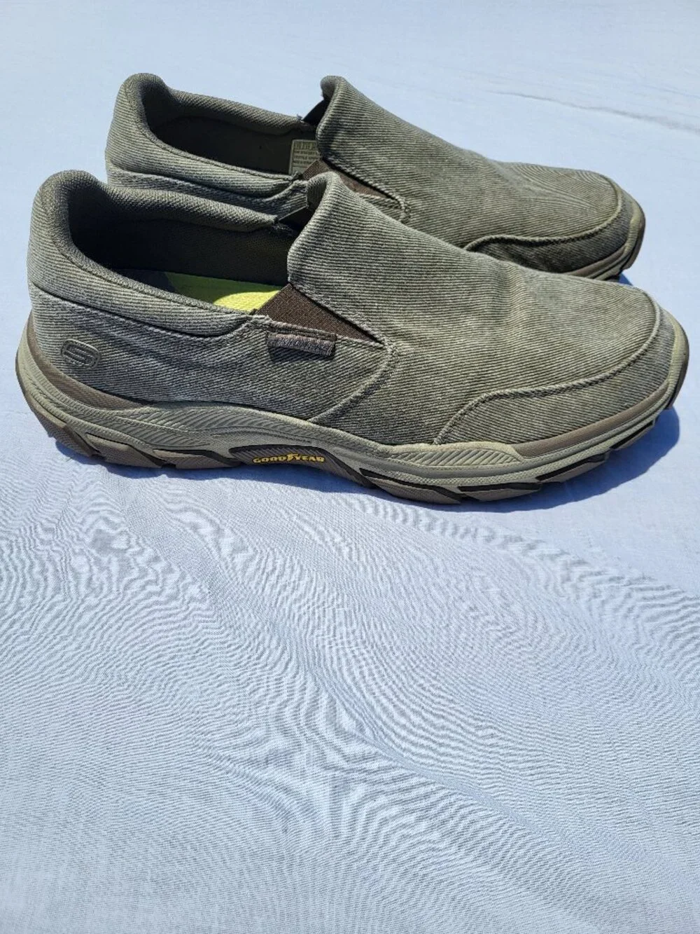 Skechers Relaxed Fit Shoes Men's 13 Air Cooled Goga Mat Arch Goodyear Slip On